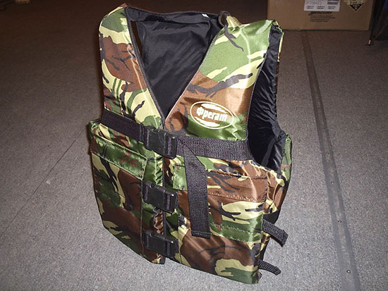 Спасательные жилеты